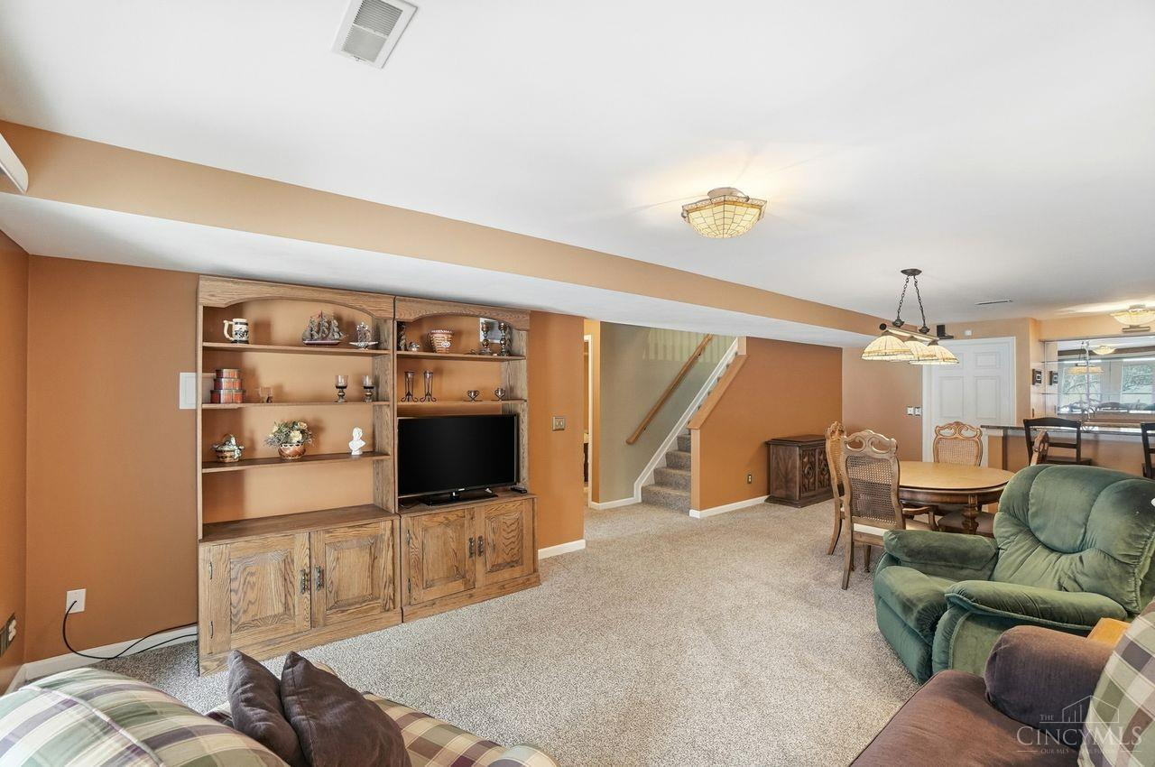 7119 White Oak Court