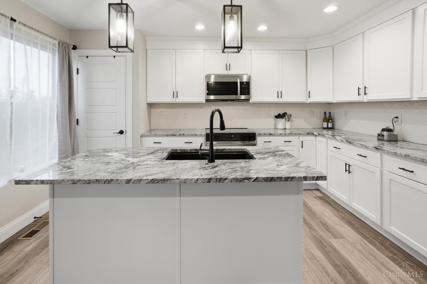 2203 Cobblestone Court