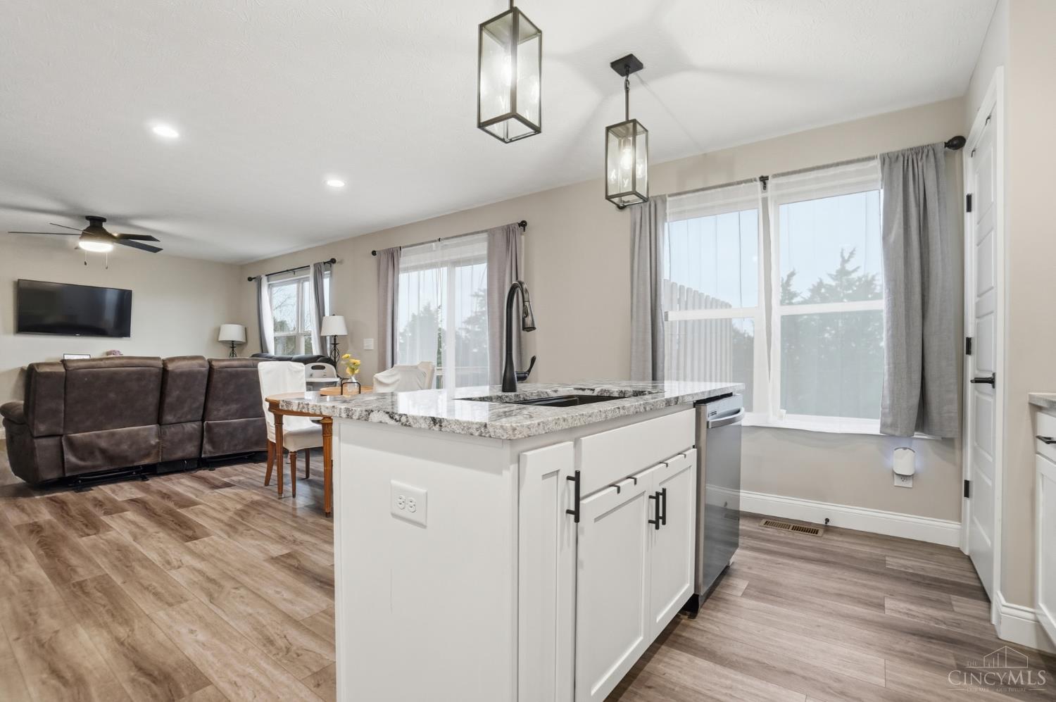 2203 Cobblestone Court