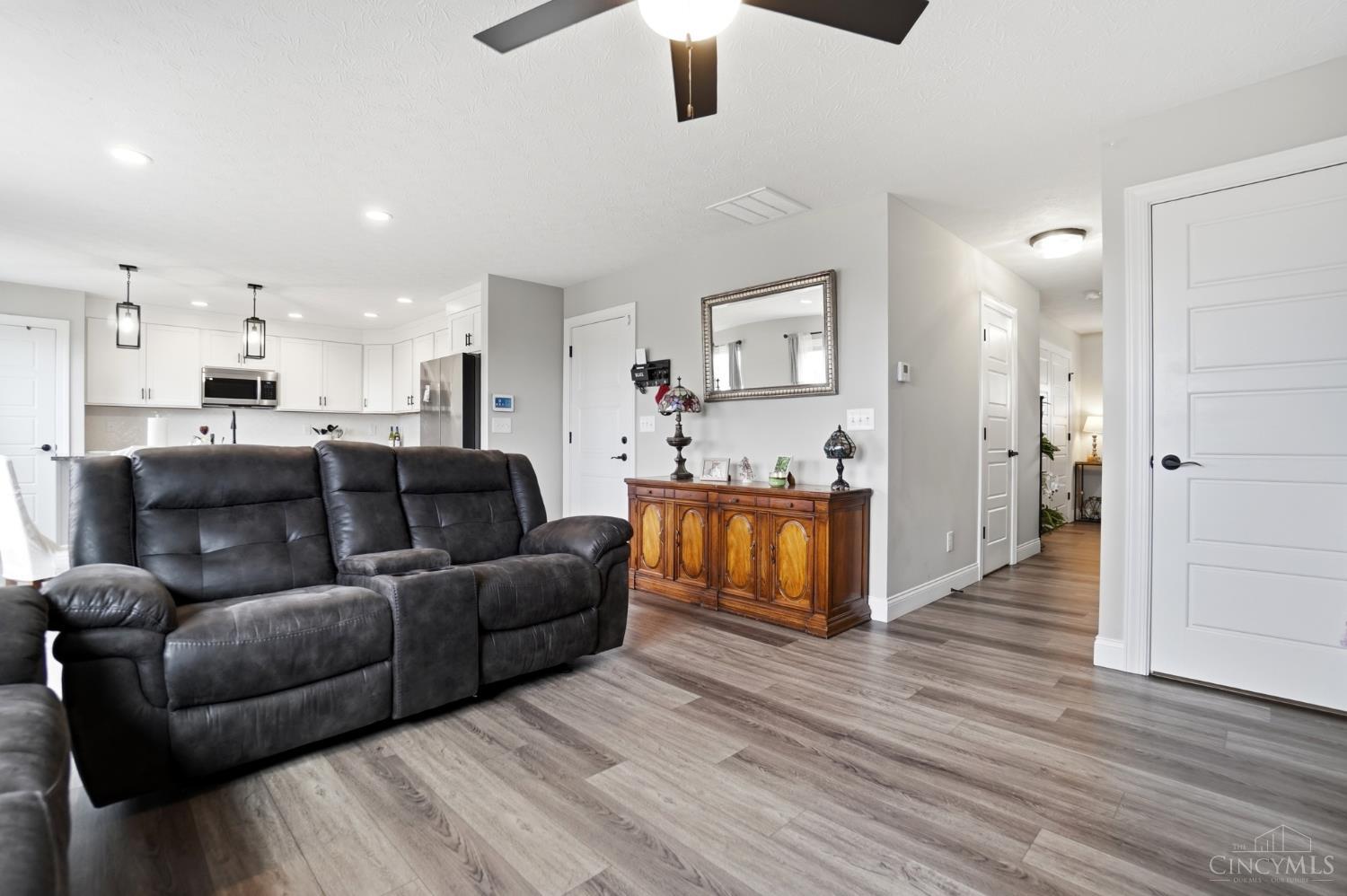 2203 Cobblestone Court