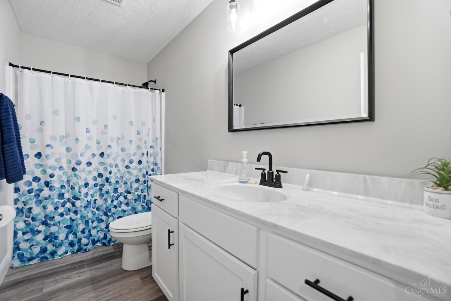 2203 Cobblestone Court