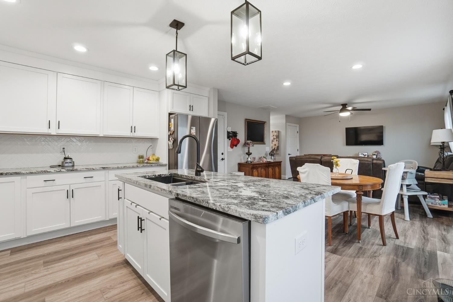 2203 Cobblestone Court