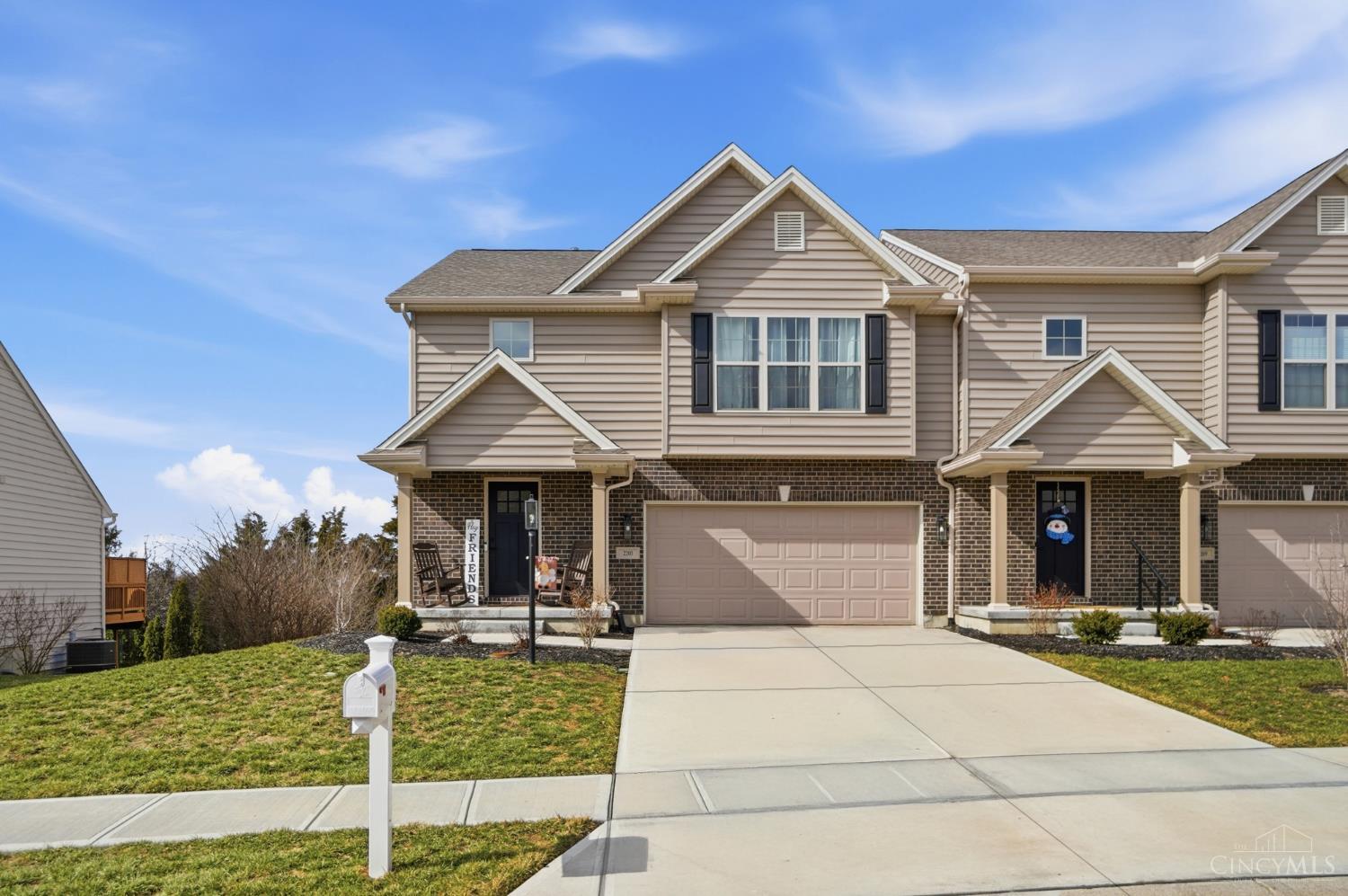 2203 Cobblestone Court