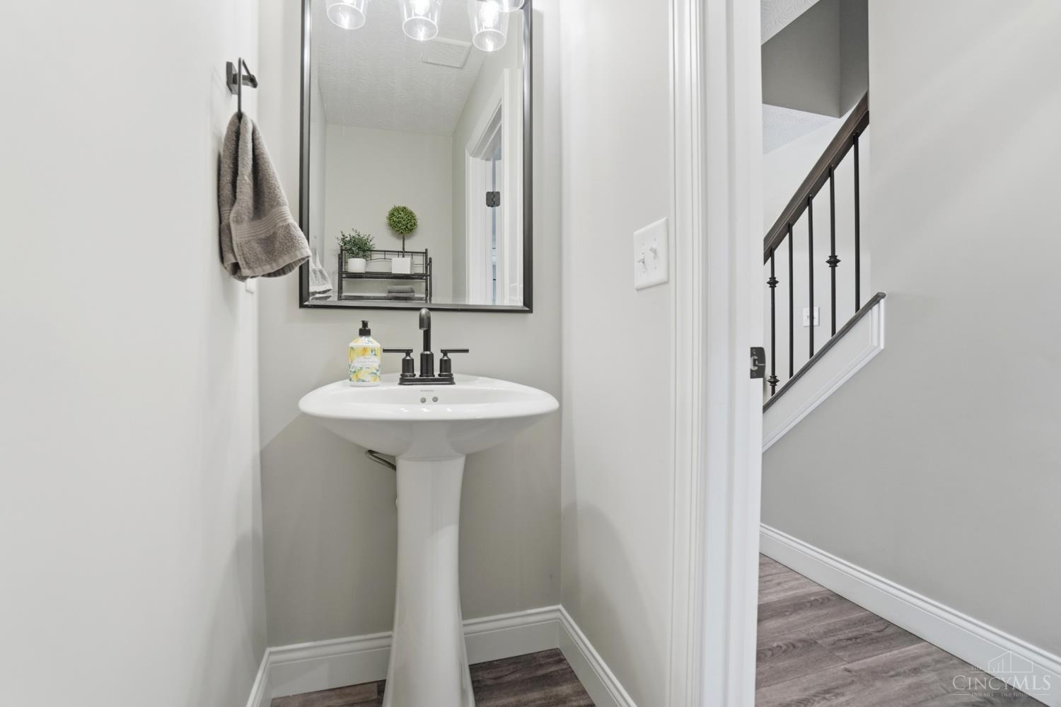 2203 Cobblestone Court