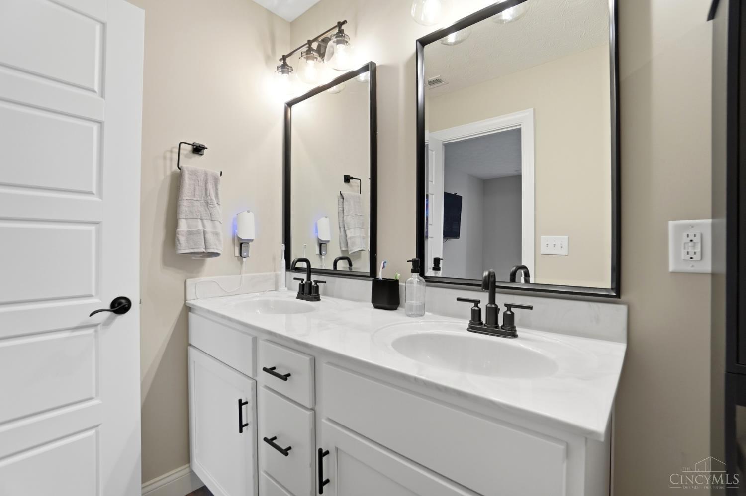 2203 Cobblestone Court