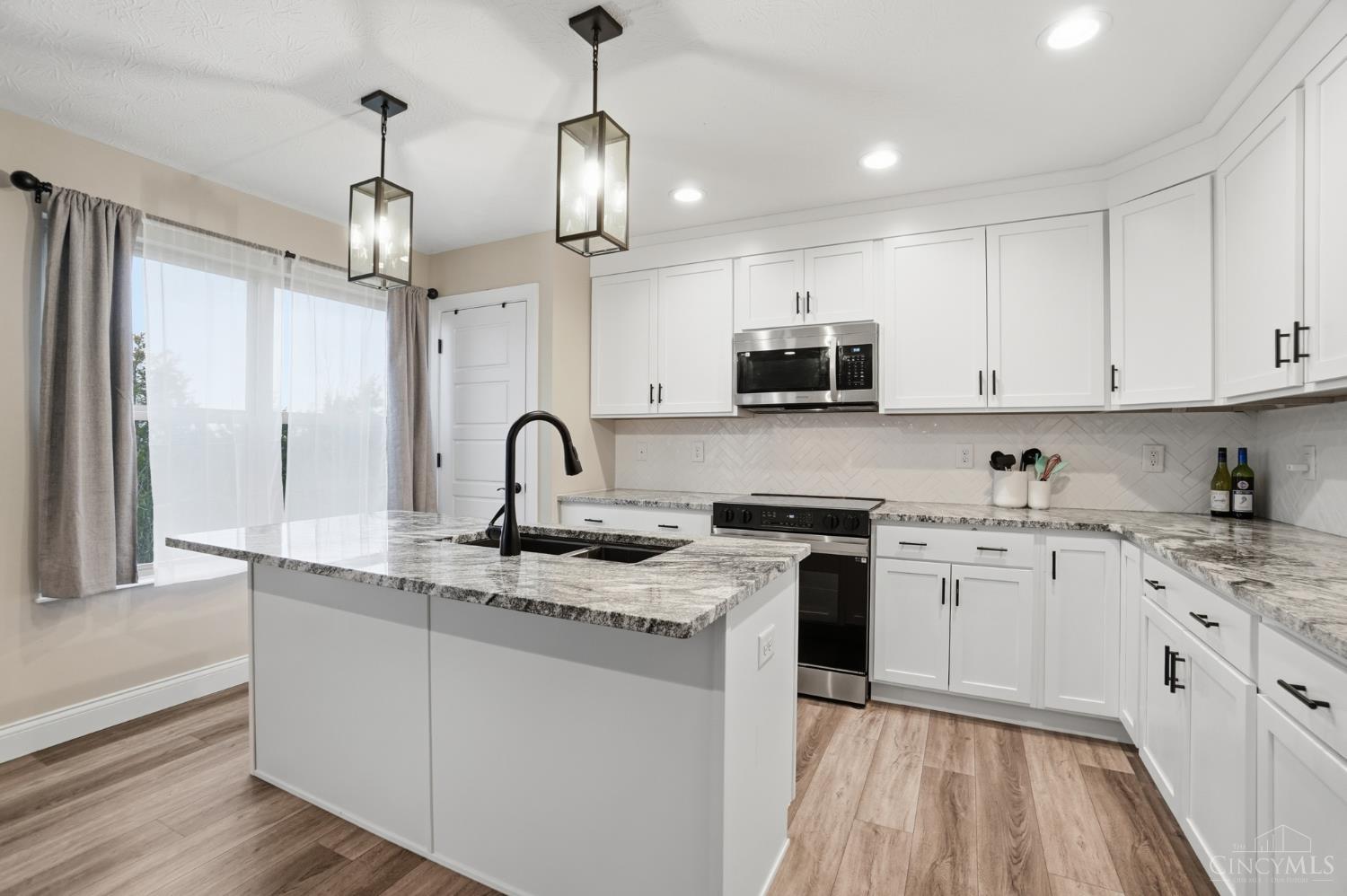 2203 Cobblestone Court