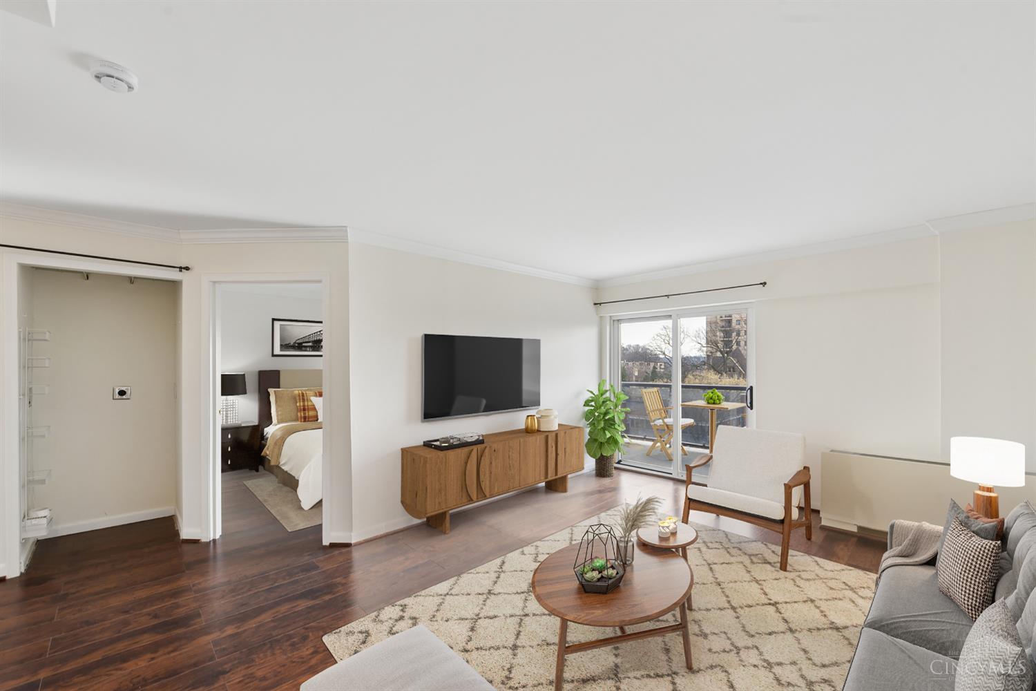 2200 Victory Parkway 806