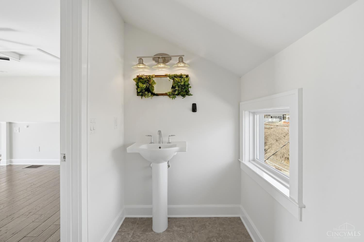 3003 Riverside Drive