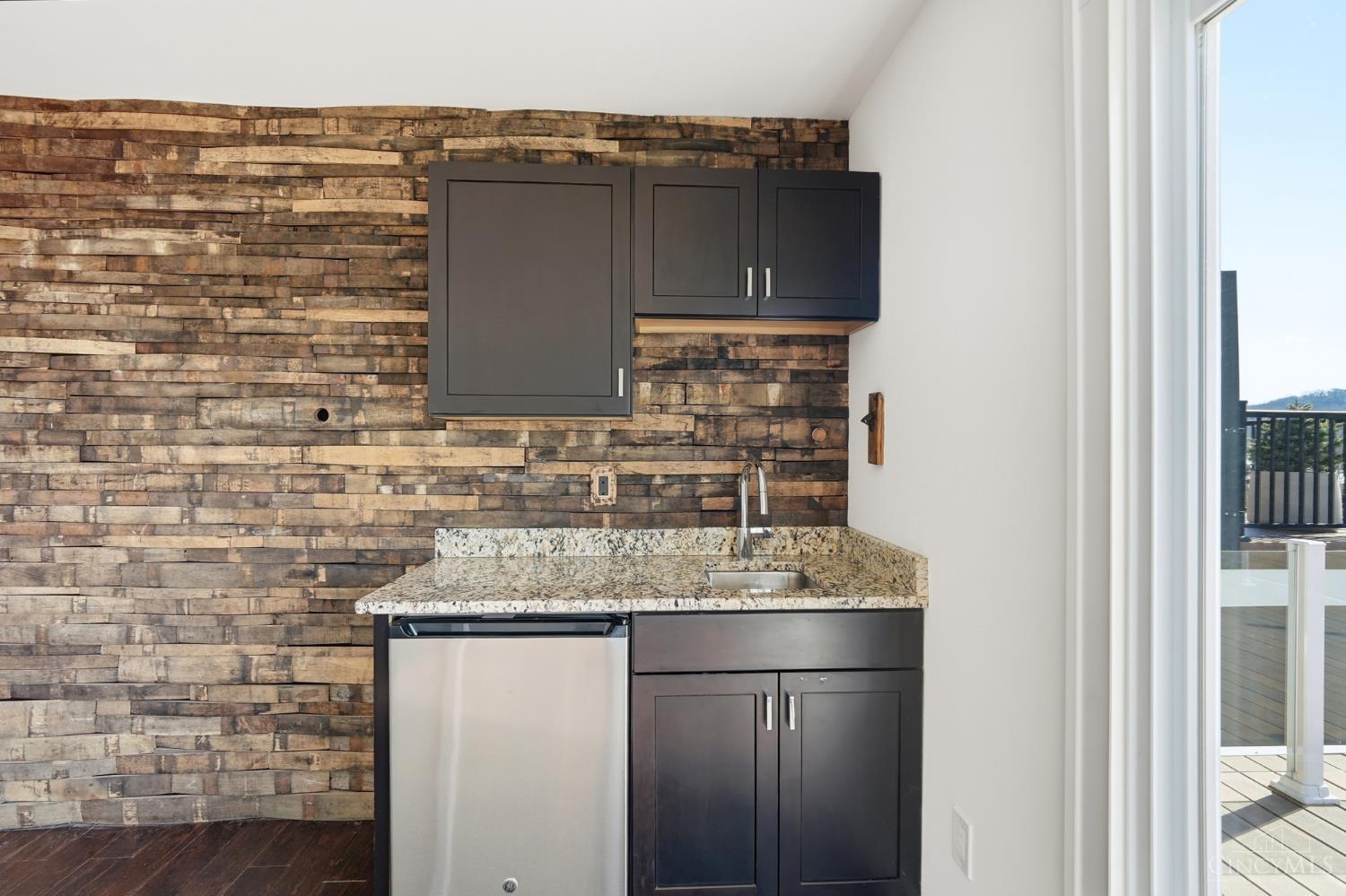 3003 Riverside Drive