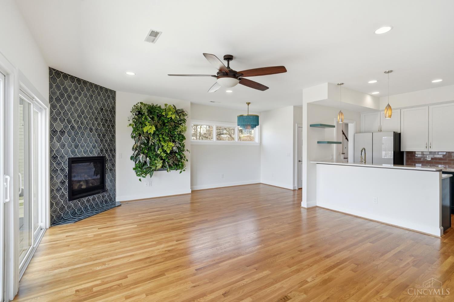 3003 Riverside Drive