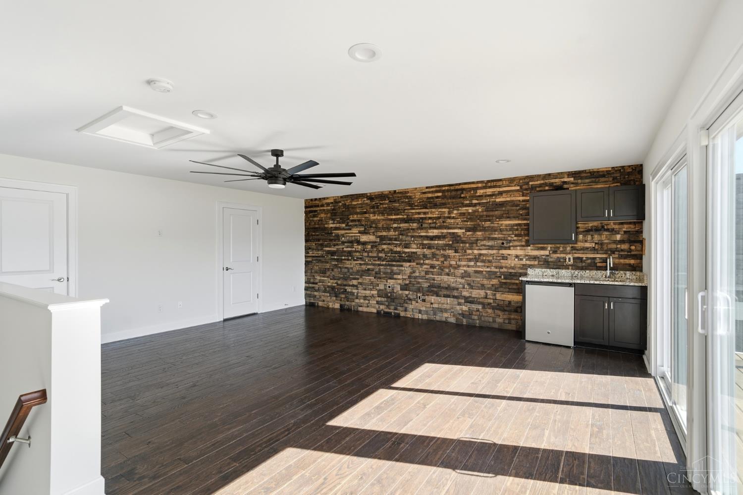 3003 Riverside Drive