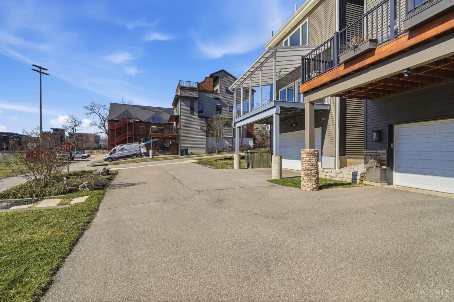 3003 Riverside Drive