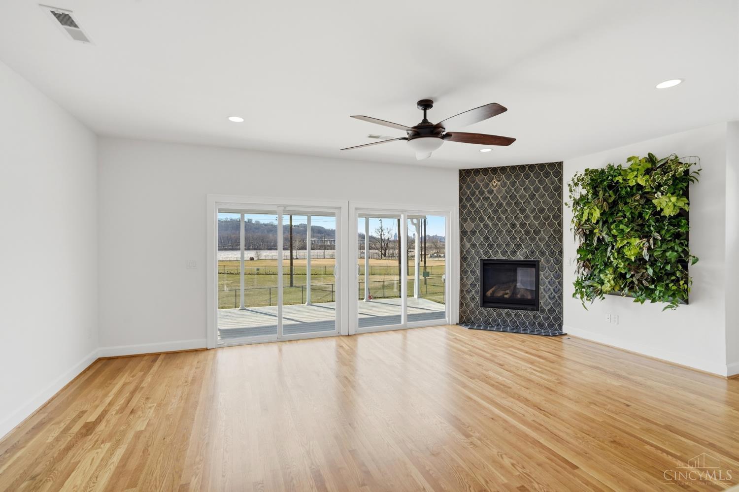 3003 Riverside Drive