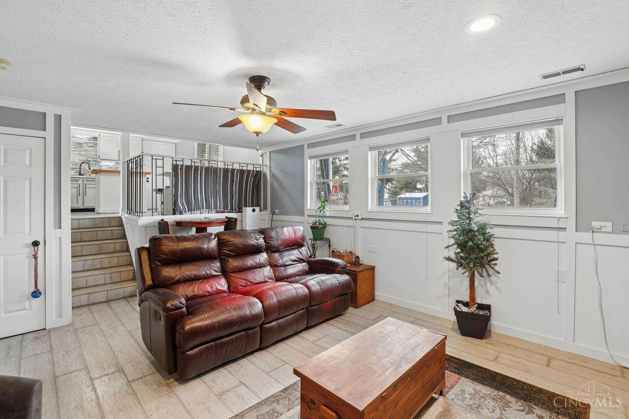 6183 Shawna Court