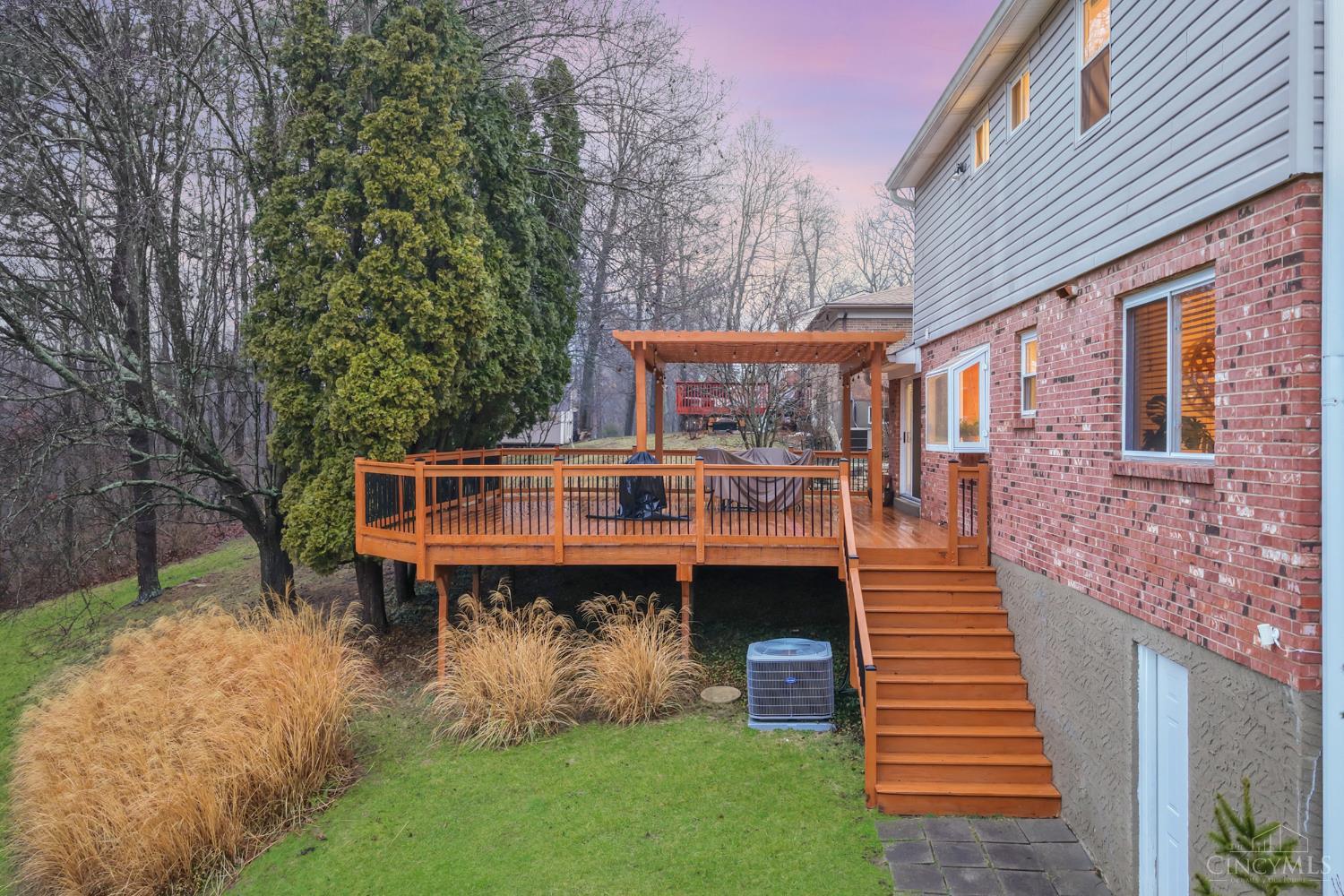 7822 Shadowhill Way