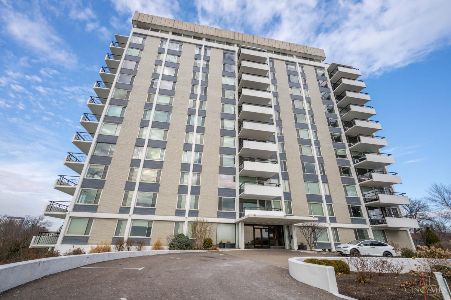 2401 Ingleside Avenue 4A