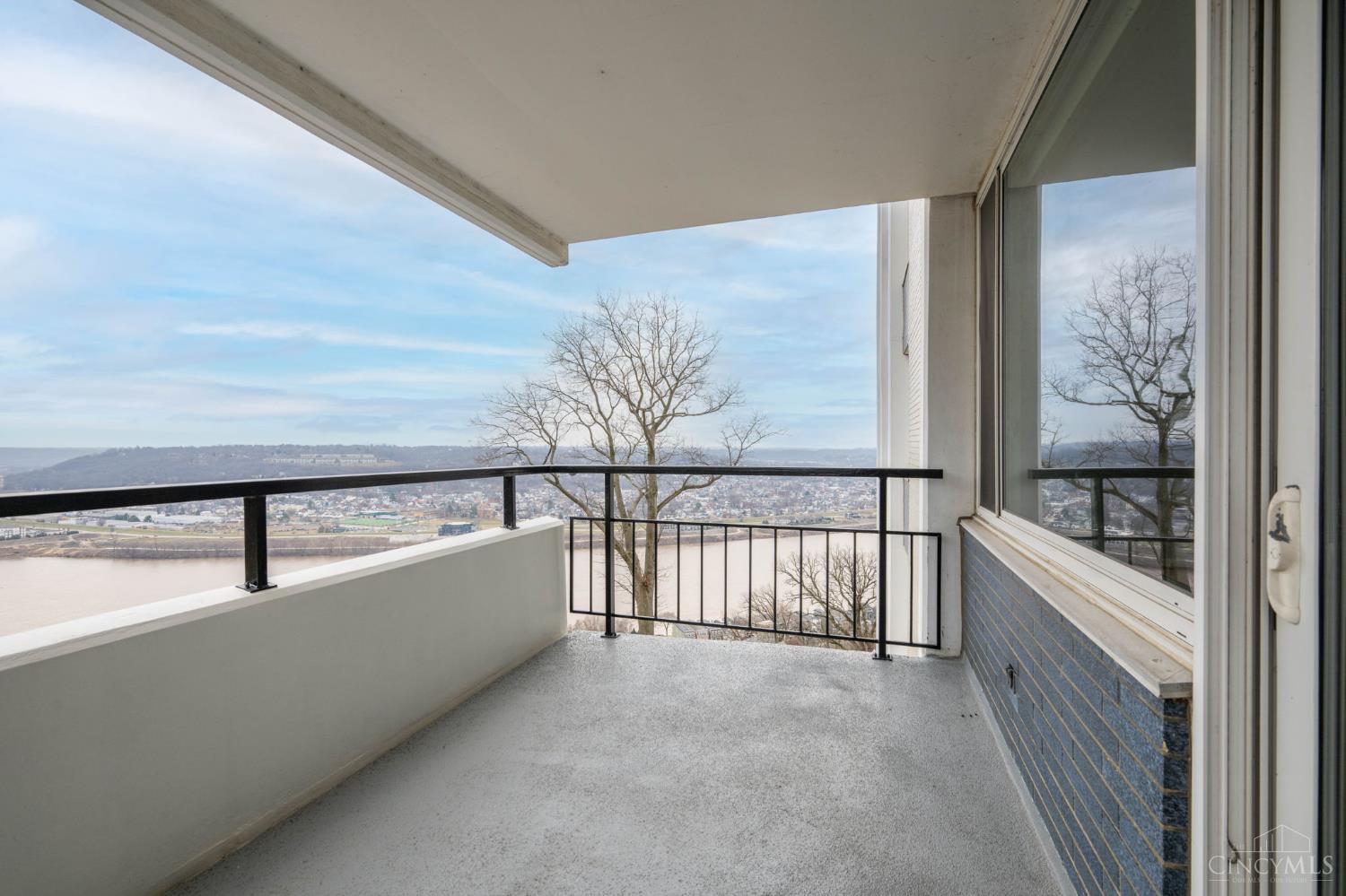 2401 Ingleside Avenue 4A