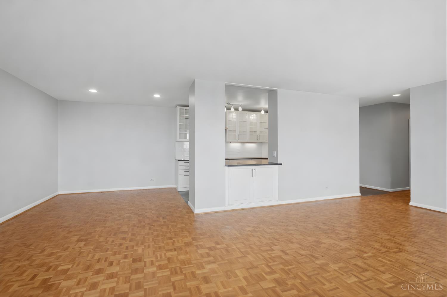 2401 Ingleside Avenue 4A