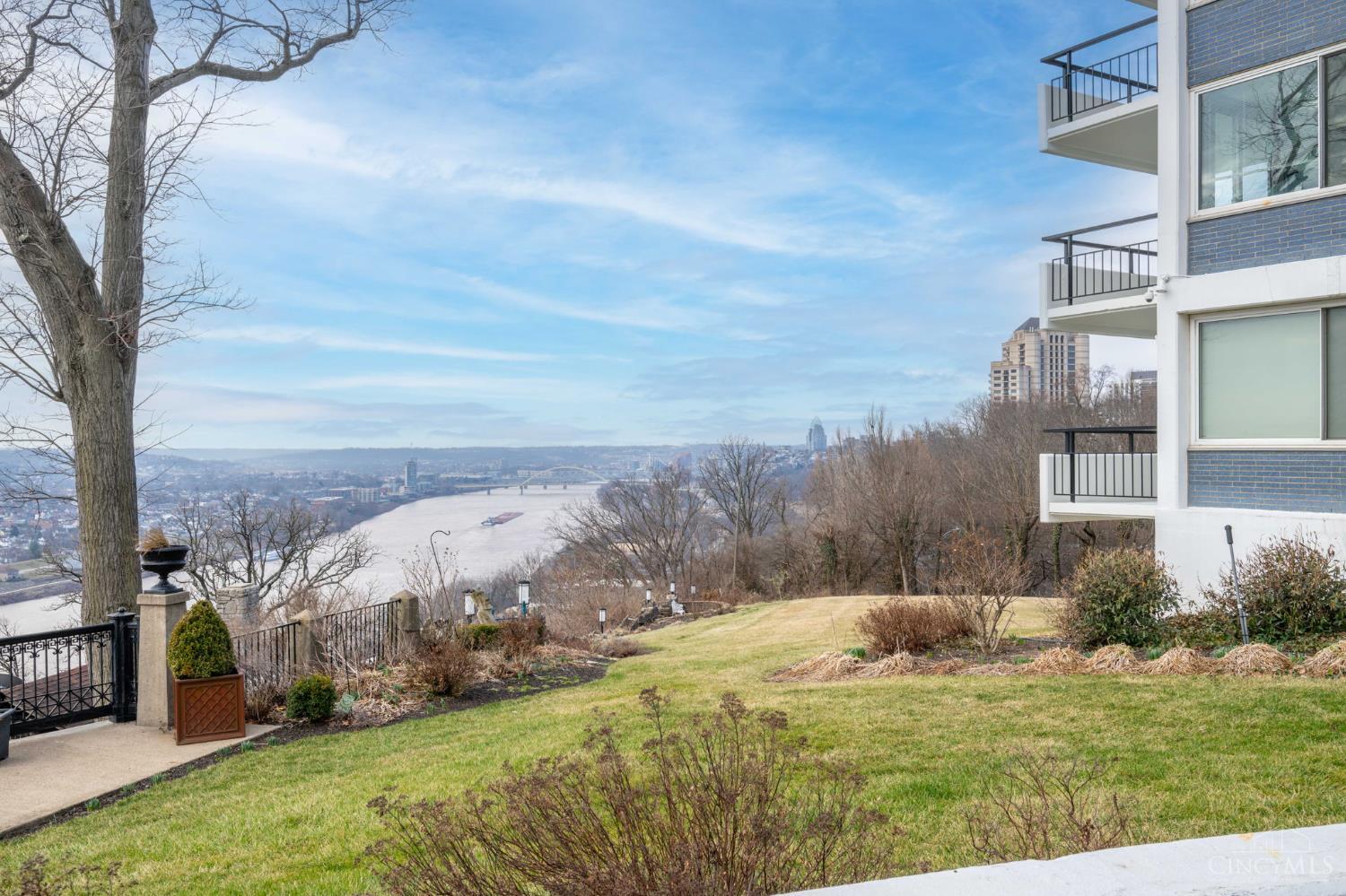 2401 Ingleside Avenue 4A