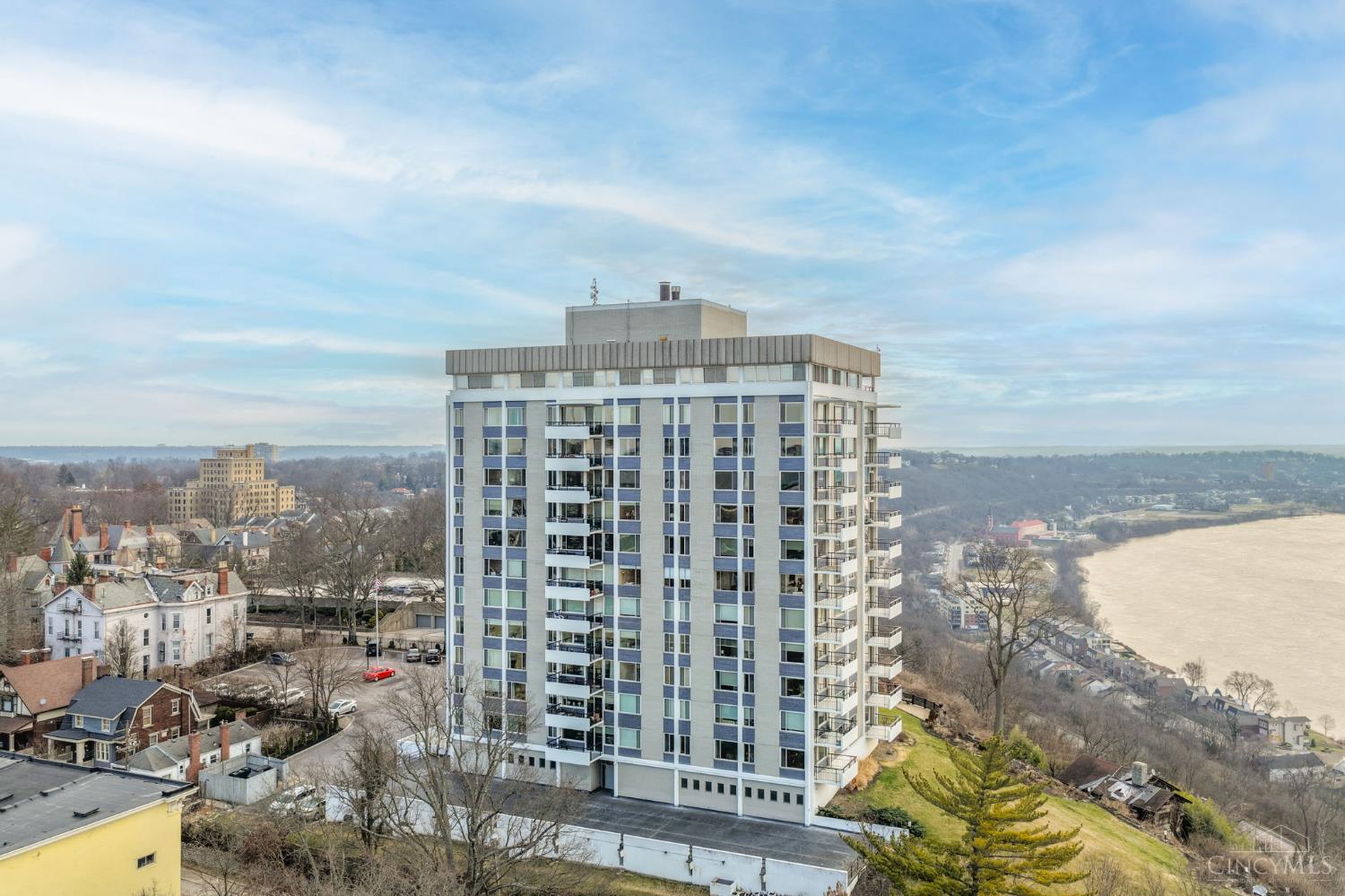 2401 Ingleside Avenue 4A