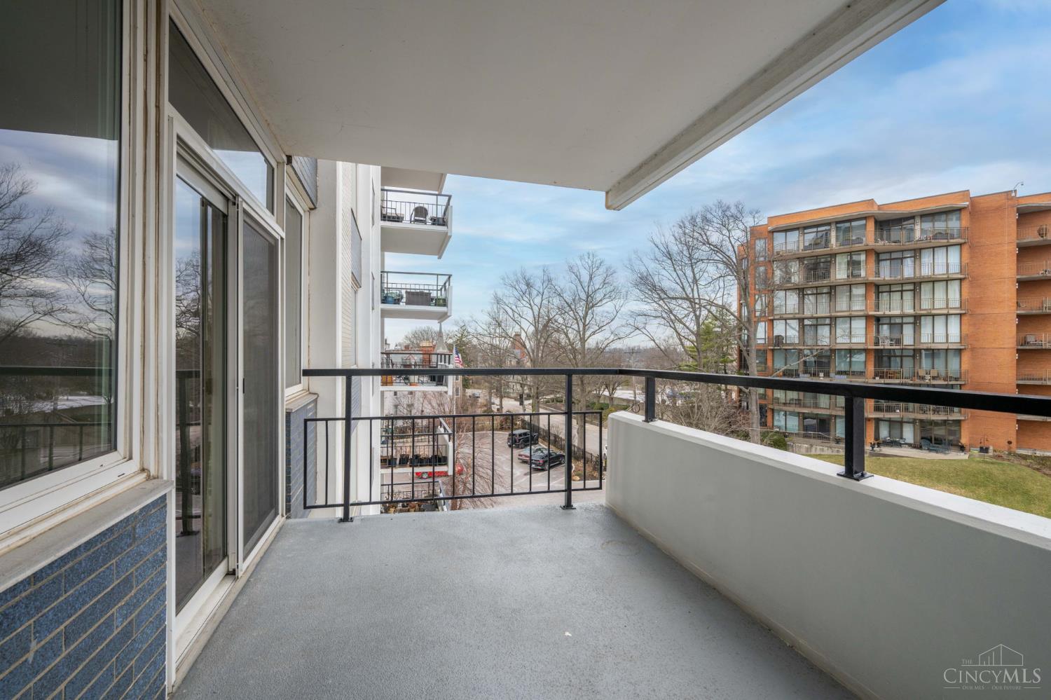 2401 Ingleside Avenue 4A