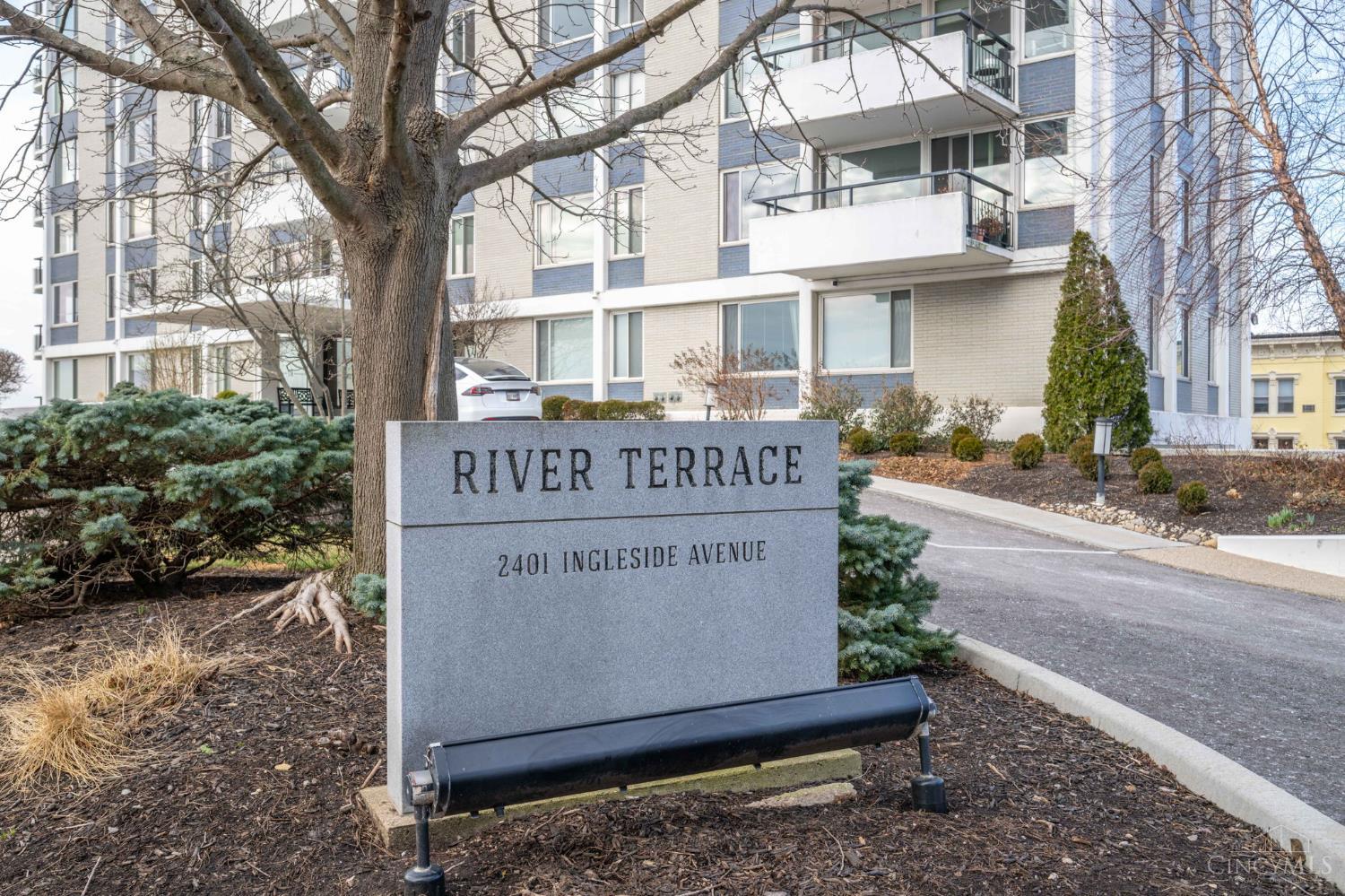 2401 Ingleside Avenue 4A