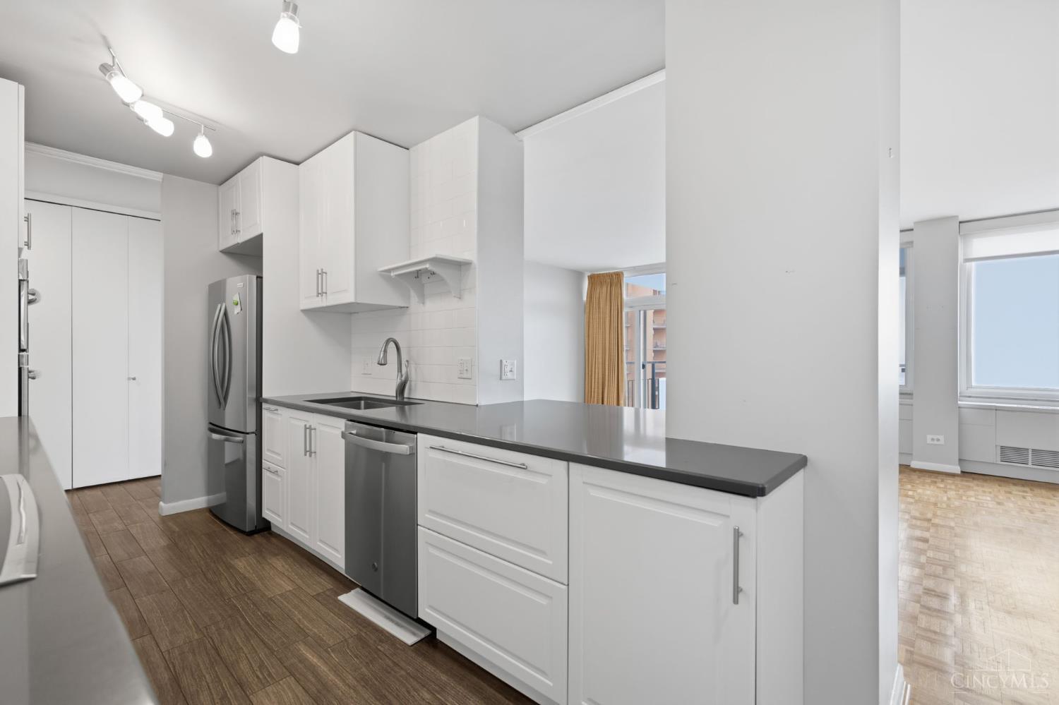 2401 Ingleside Avenue 4A