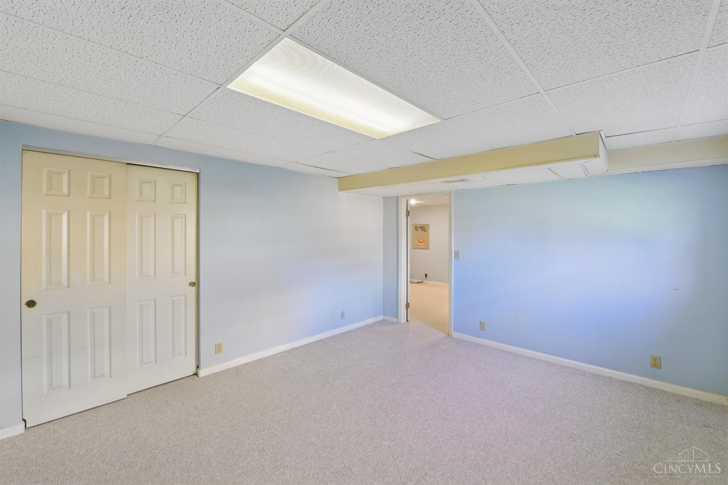 4467 Oakville Drive
