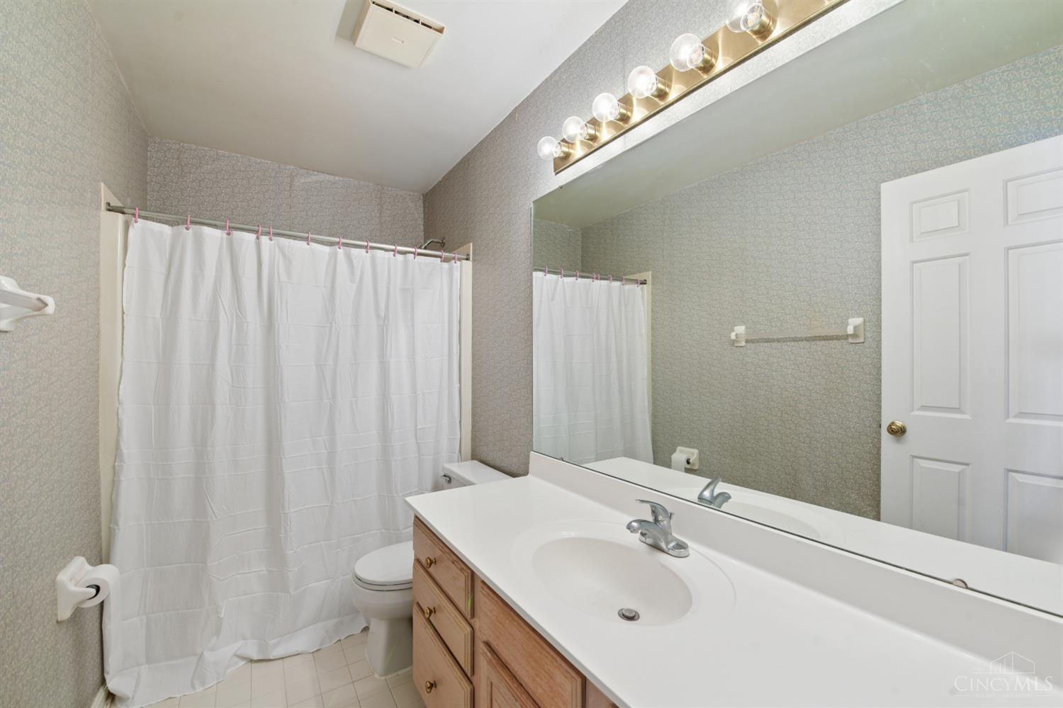 4467 Oakville Drive