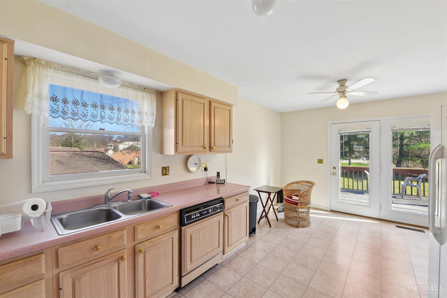 4467 Oakville Drive