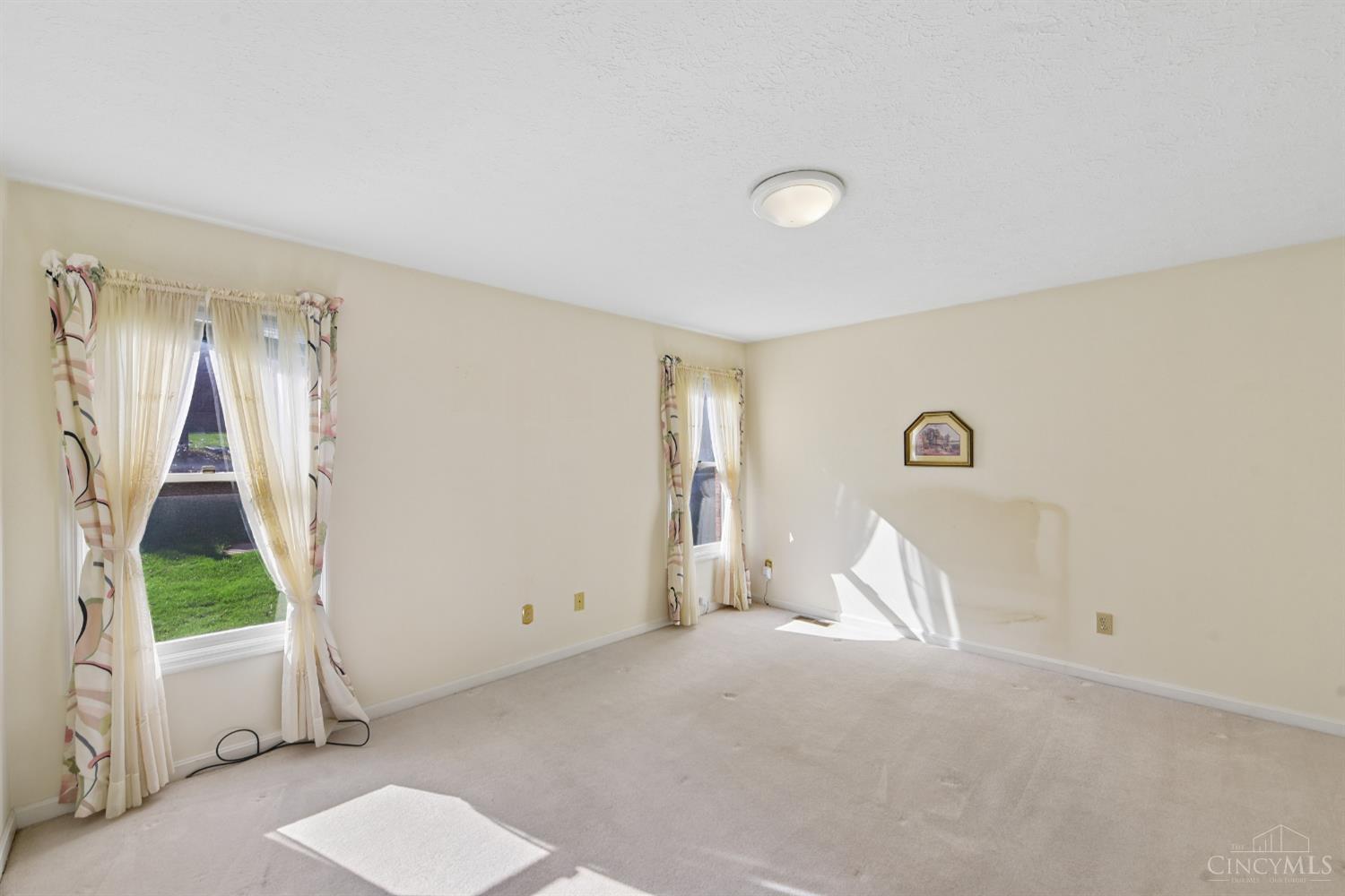 4467 Oakville Drive