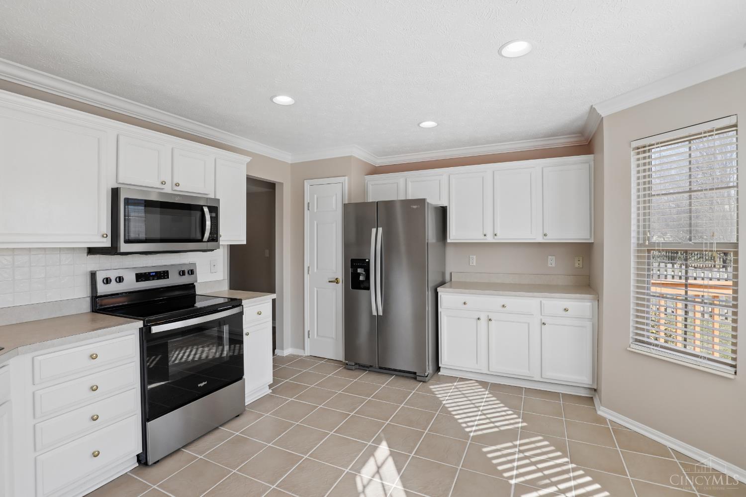 6636 Honeysuckle Lane