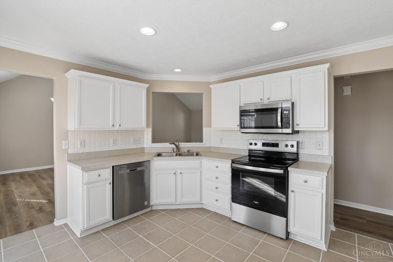 6636 Honeysuckle Lane