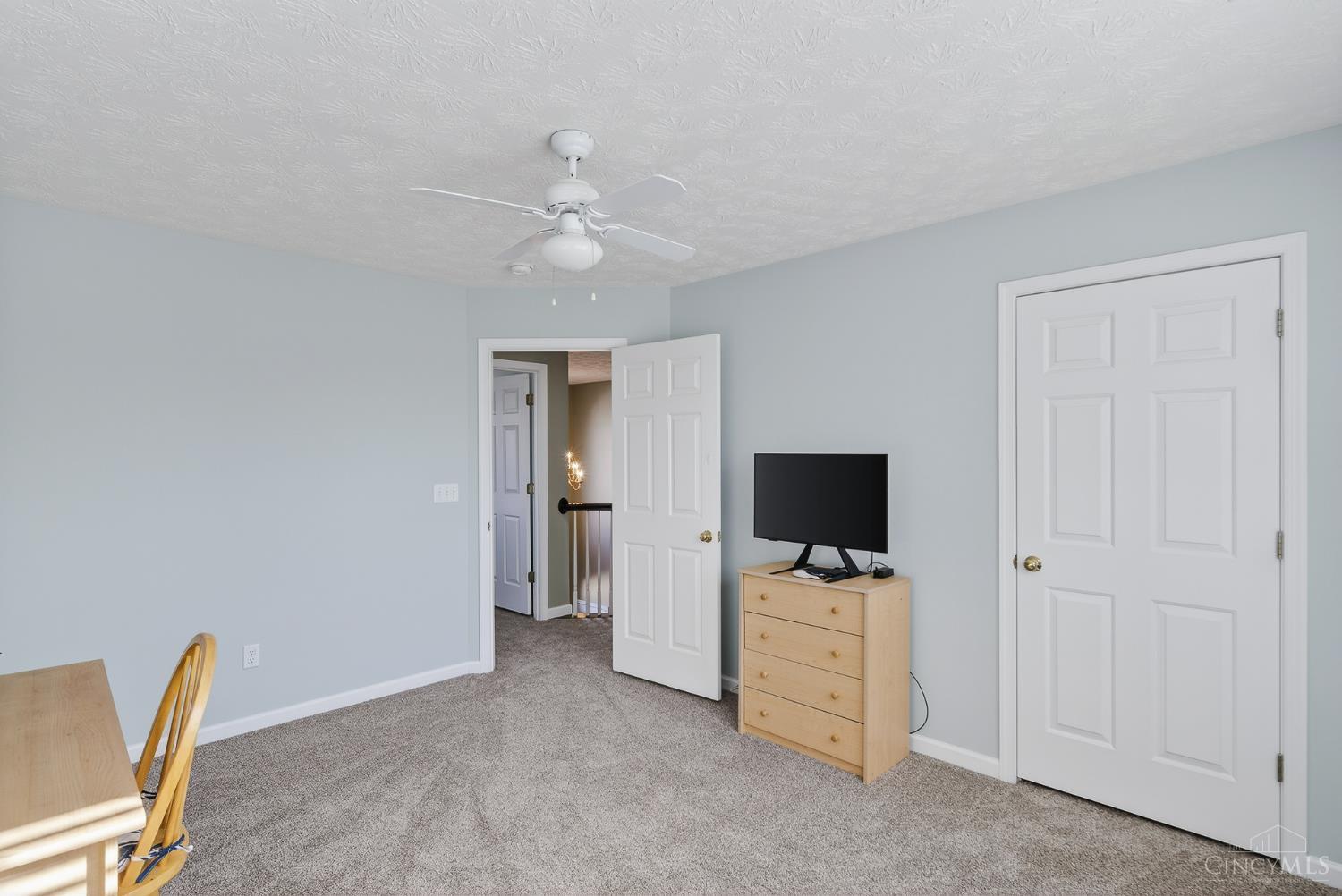 5466 Gwenolyn Ridge