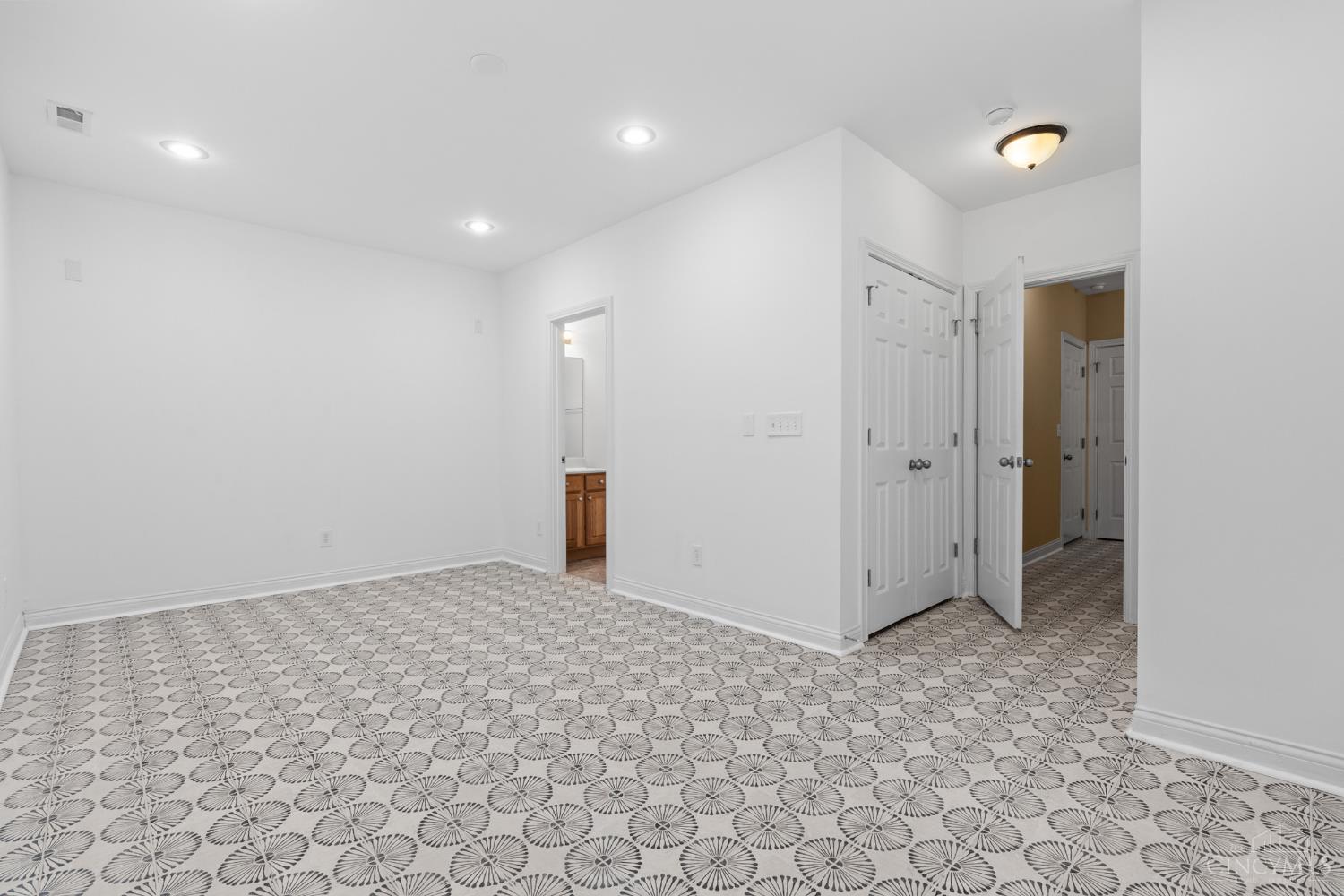 5321 Reserve Circle