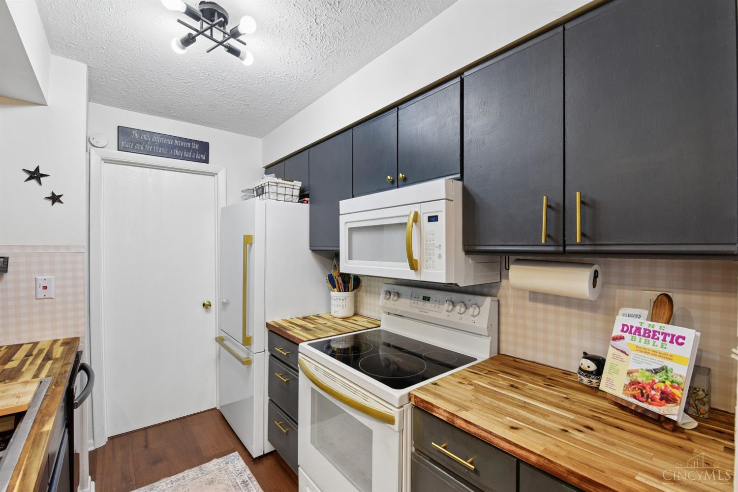 5986 Meadow Creek Drive 2