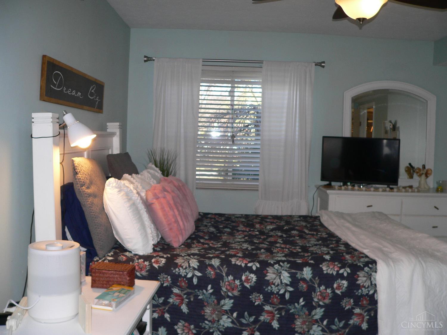 5986 Meadow Creek Drive 2