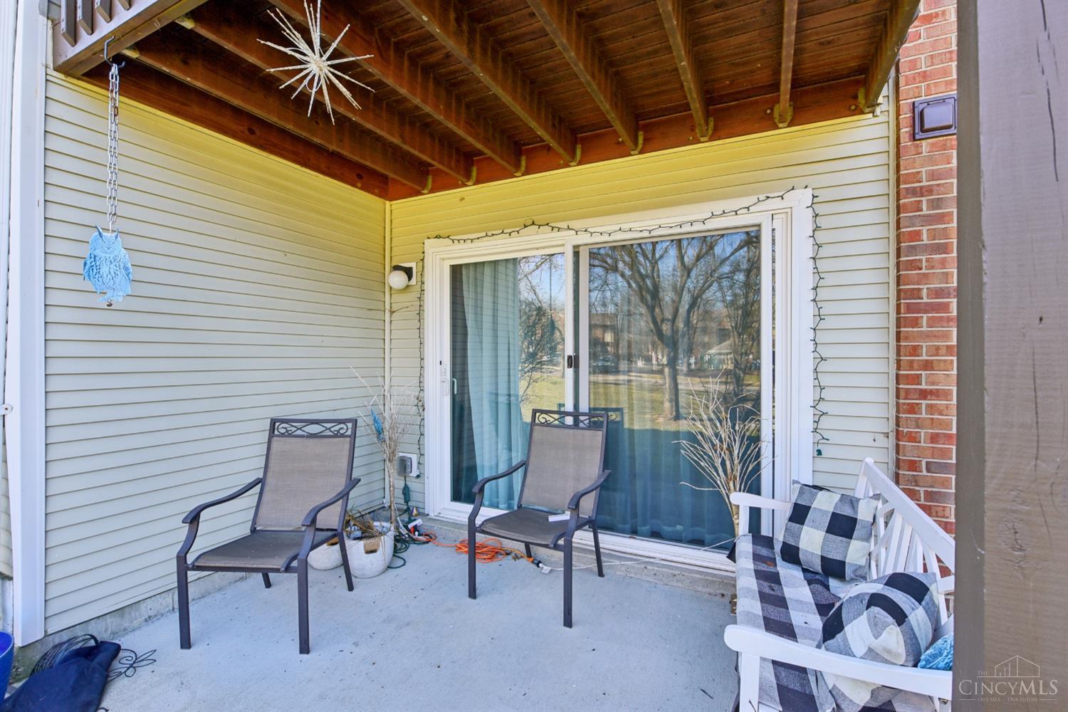 5986 Meadow Creek Drive 2