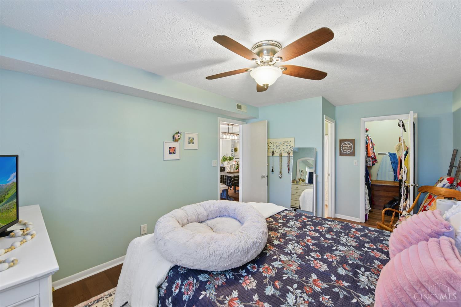5986 Meadow Creek Drive 2
