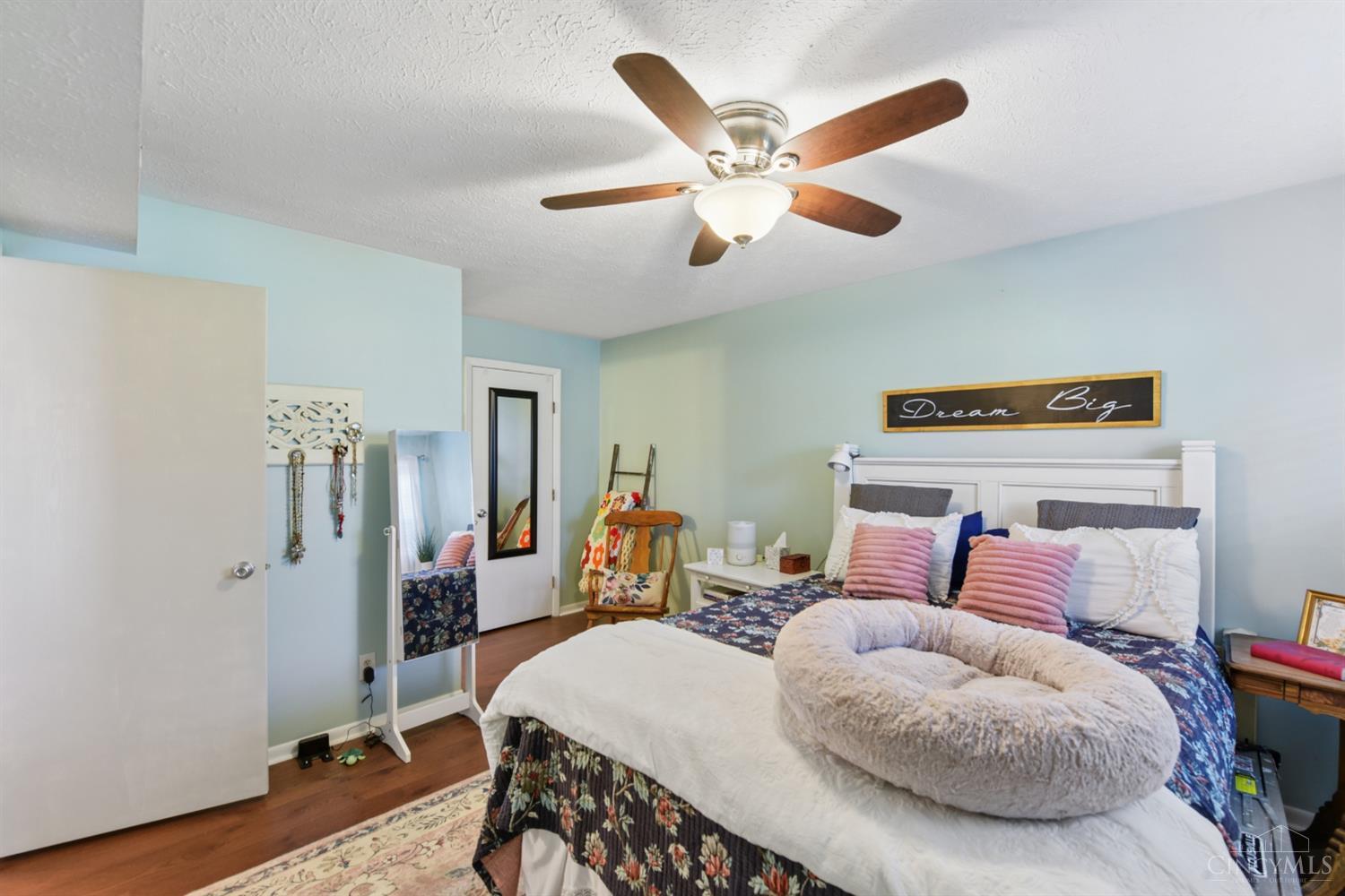 5986 Meadow Creek Drive 2