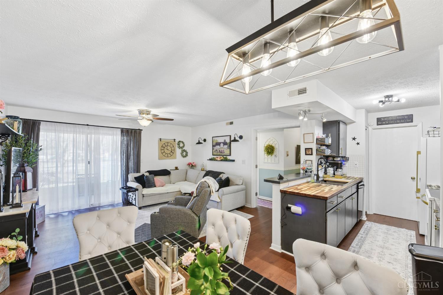 5986 Meadow Creek Drive 2