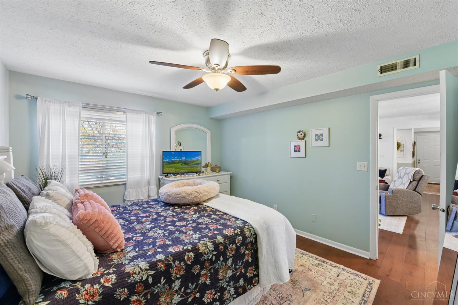 5986 Meadow Creek Drive 2
