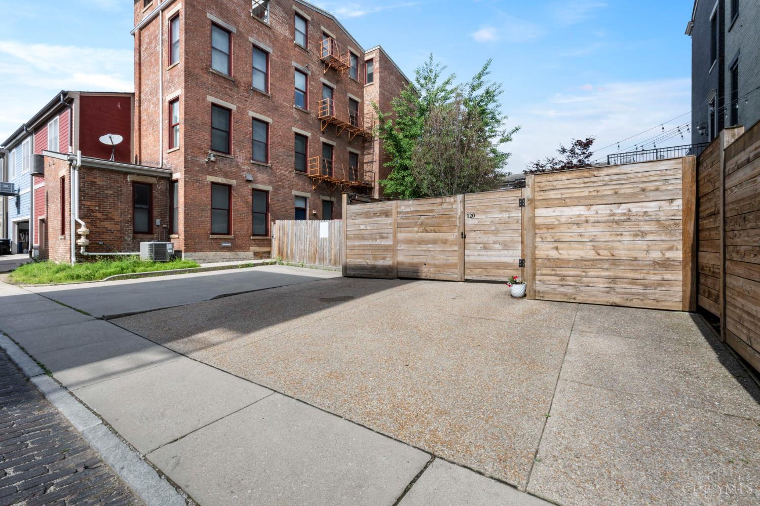 120 W Fourteenth Street