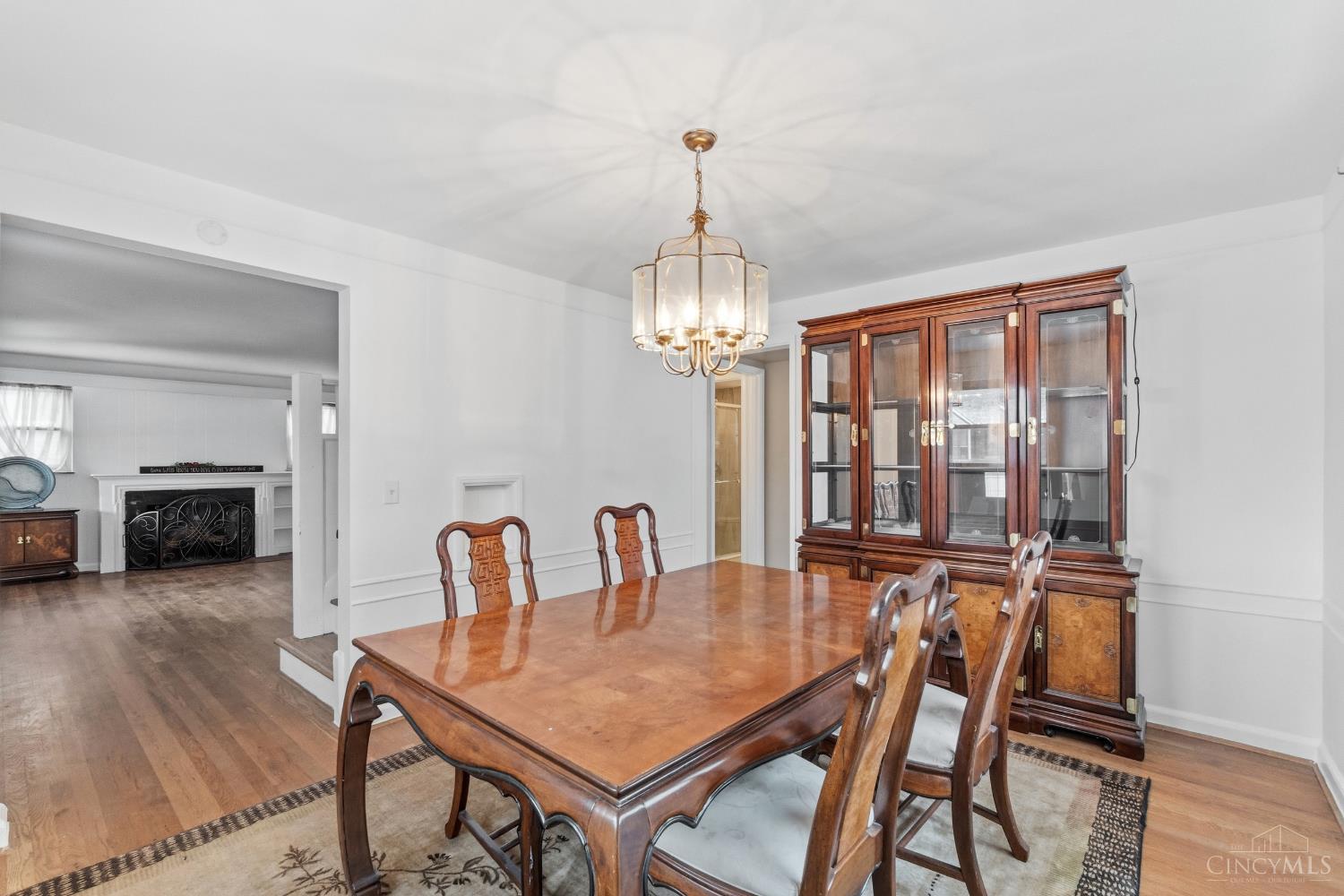 6123 Kingsford Drive