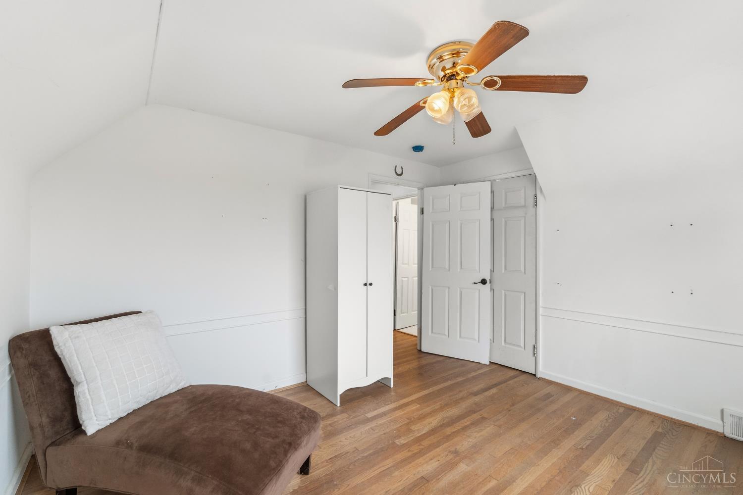 6123 Kingsford Drive