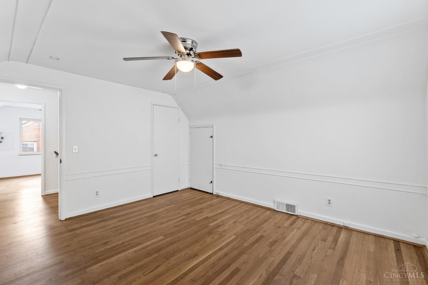 6123 Kingsford Drive