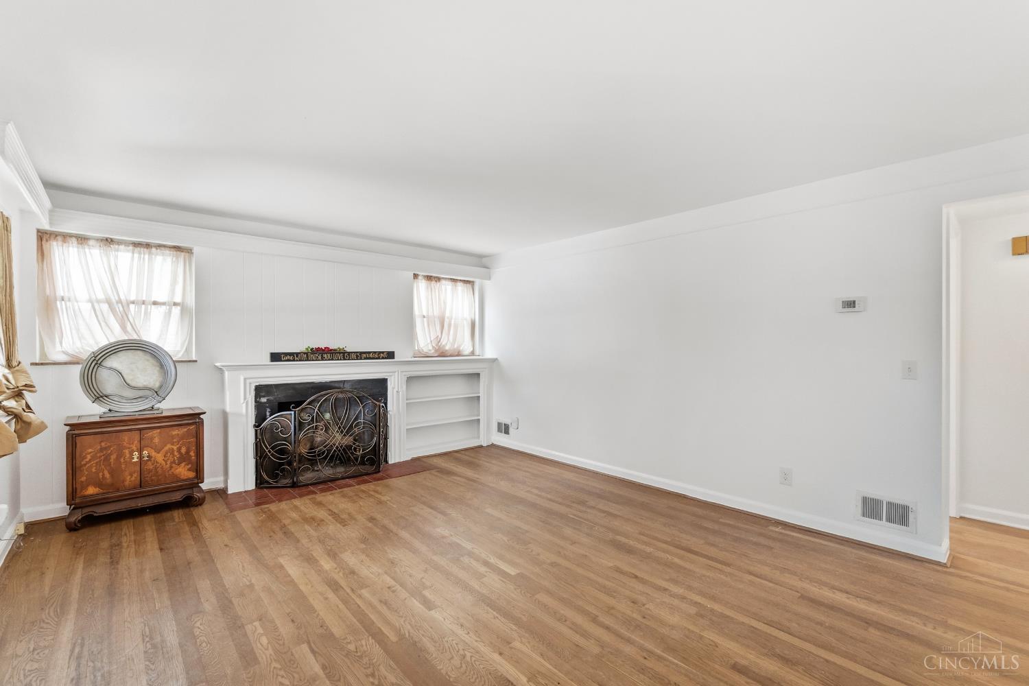 6123 Kingsford Drive