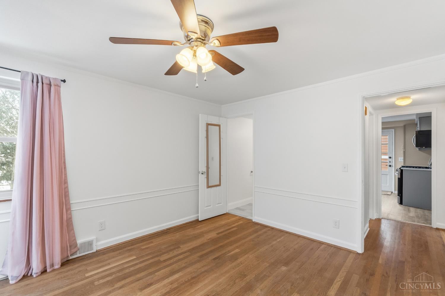 6123 Kingsford Drive