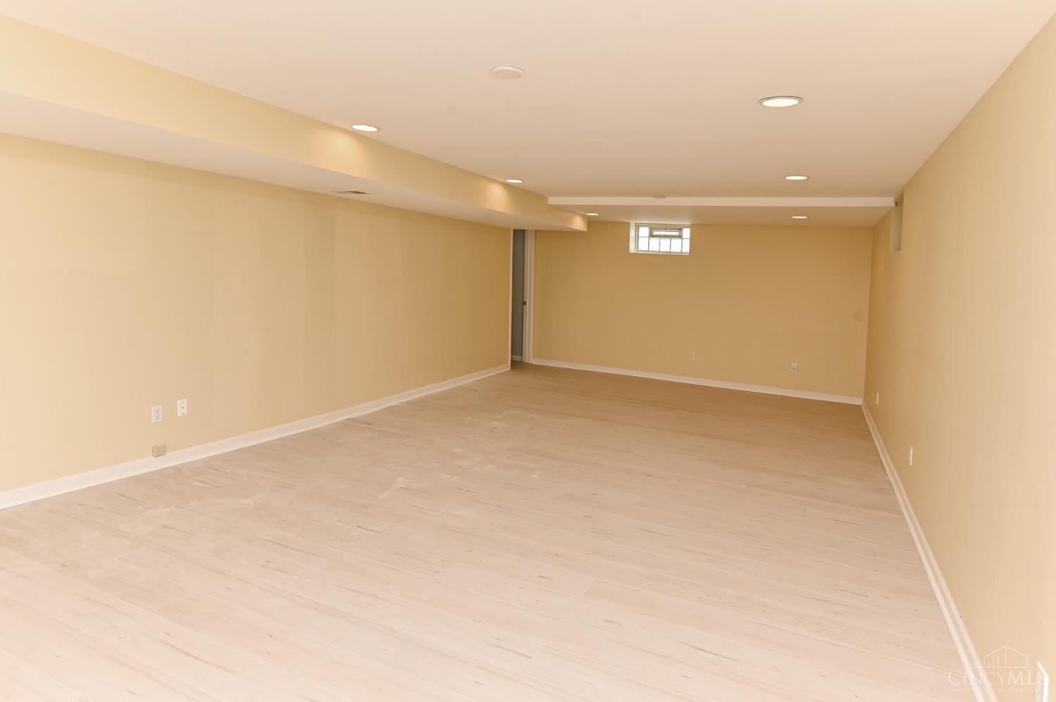 698 Cedar Knolls Court