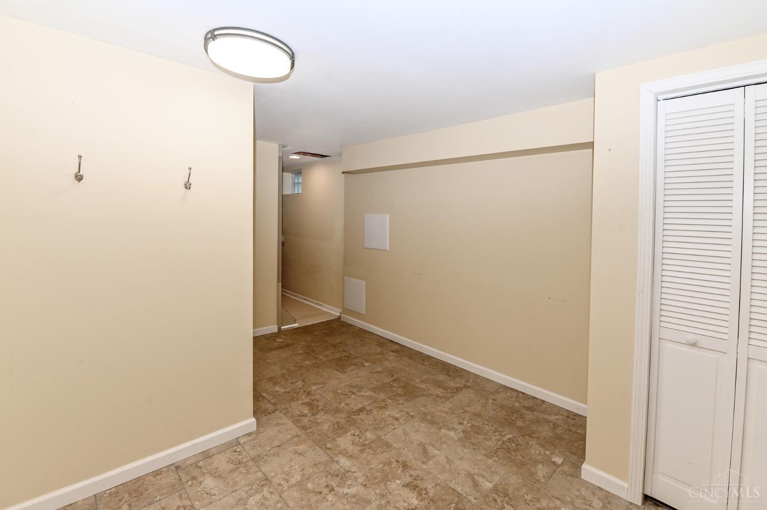 698 Cedar Knolls Court